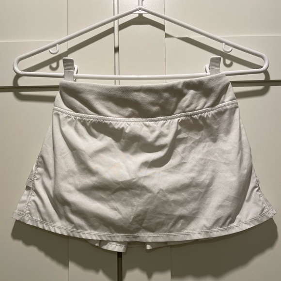 Ivivva by Lululemon Ruffle Back white Skort - Size 8 - Picture 1 of 8